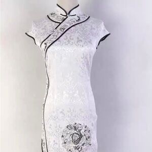 Elegant White Embroidered Cheongsam Dress